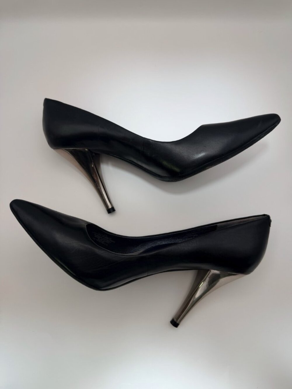 Kenneth Cole New York Silver Edition Exclusive 925 Technology Black Leather Pump